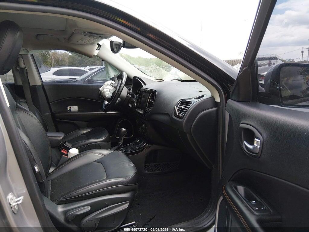 3C4NJDCB8JT373007 2018 JEEP COMPASS photo no. 5