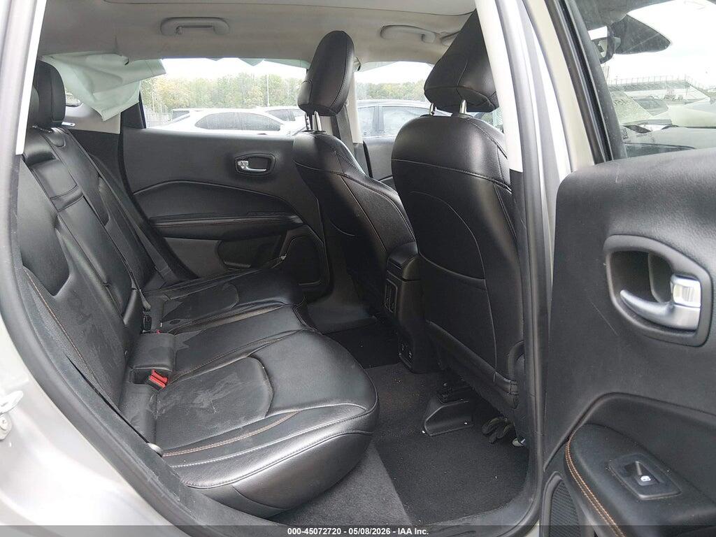 3C4NJDCB8JT373007 2018 JEEP COMPASS photo no. 8