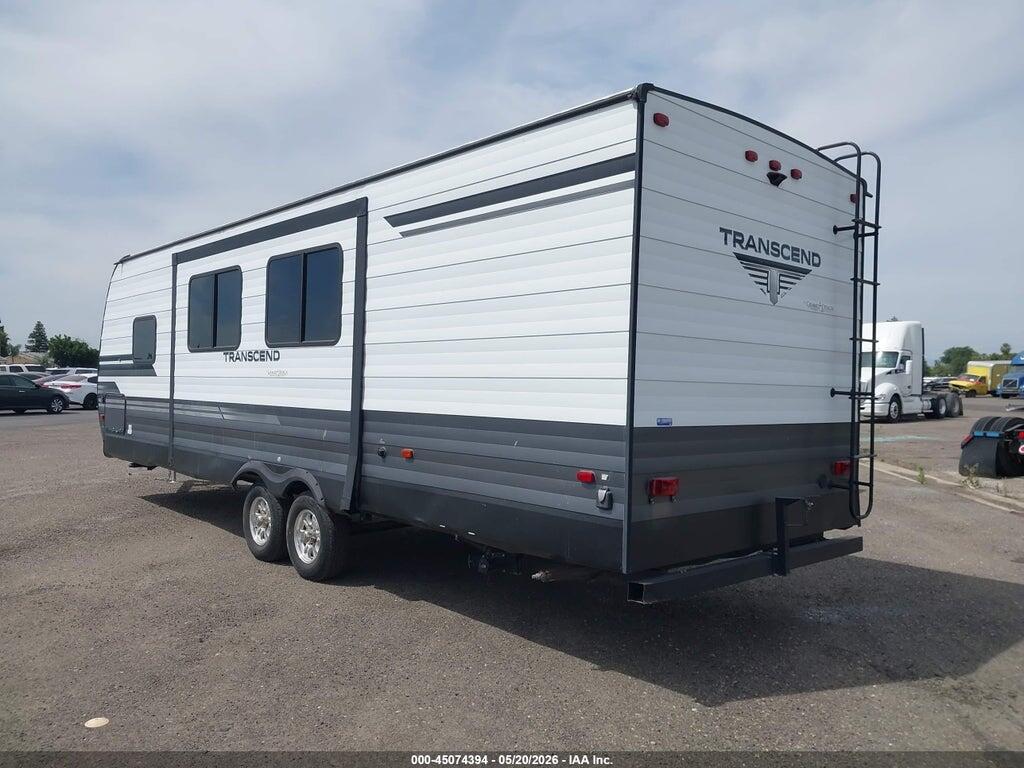 573TT3221K8801697 2019 GRAND DESIGN photo no. 3