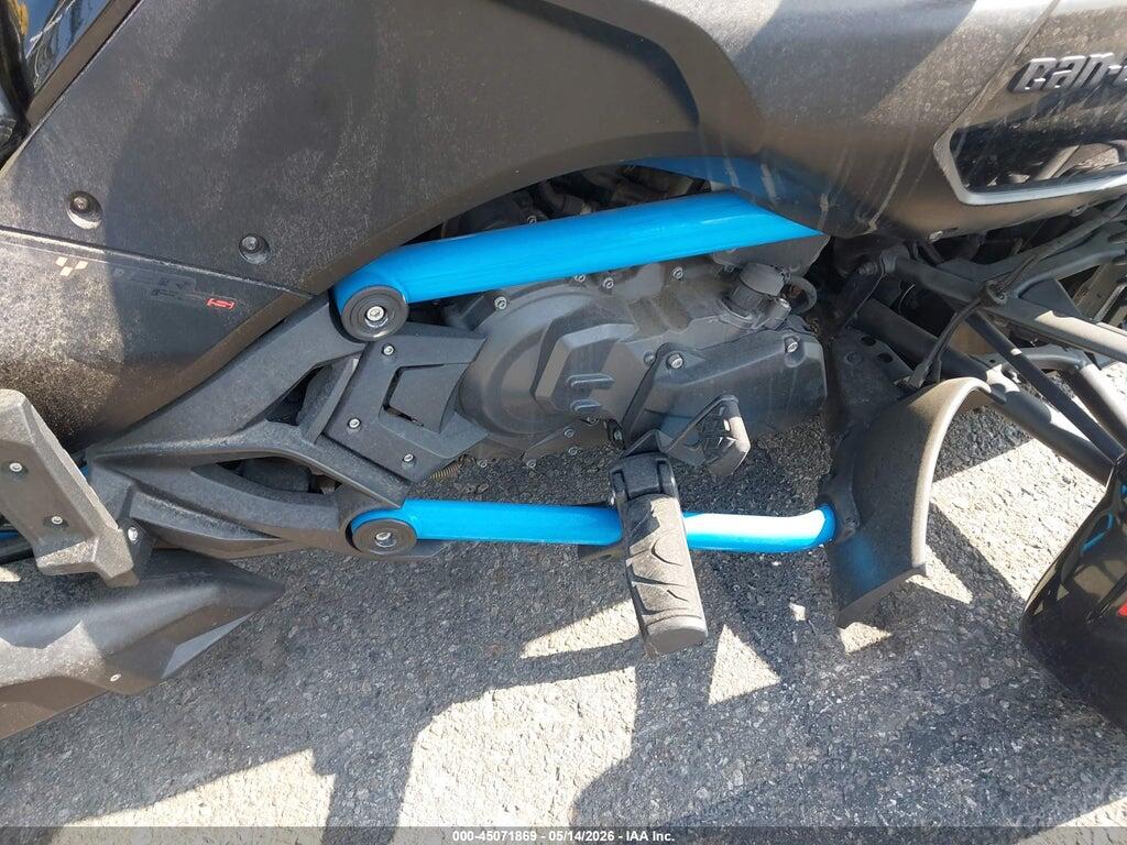 2BXRDDD29NV001781 2022 CAN-AM SPYDER ROADSTER photo no. 8