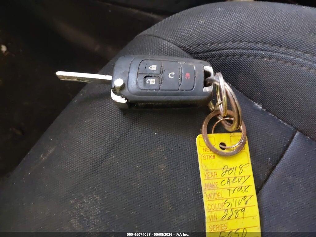 3GNCJLSBXJL152289 2018 CHEVROLET TRAX photo no. 11