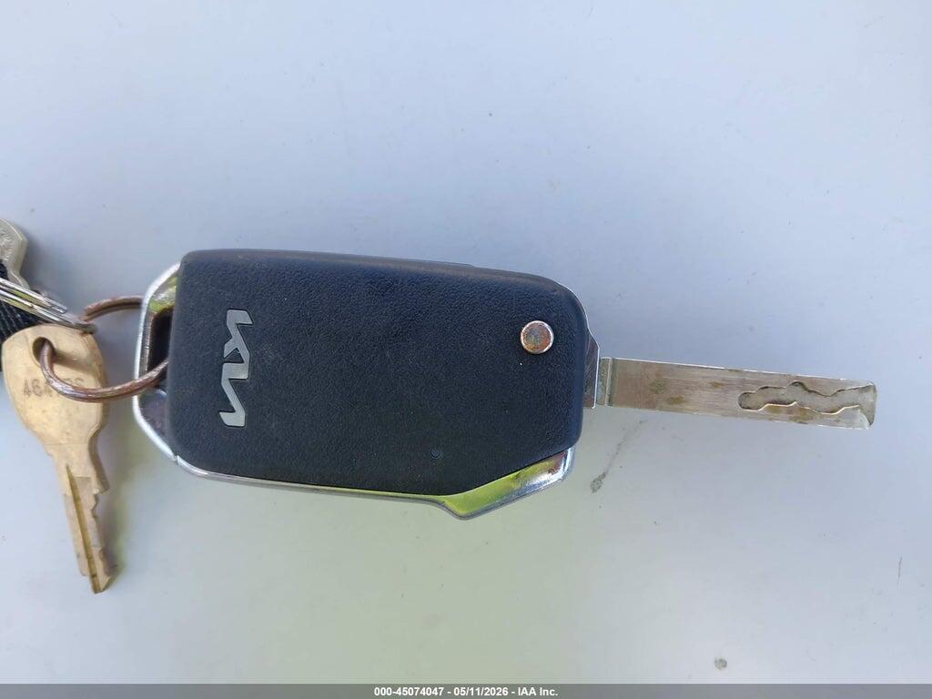 KNDJ23AU7N7807423 2022 KIA SOUL photo no. 11
