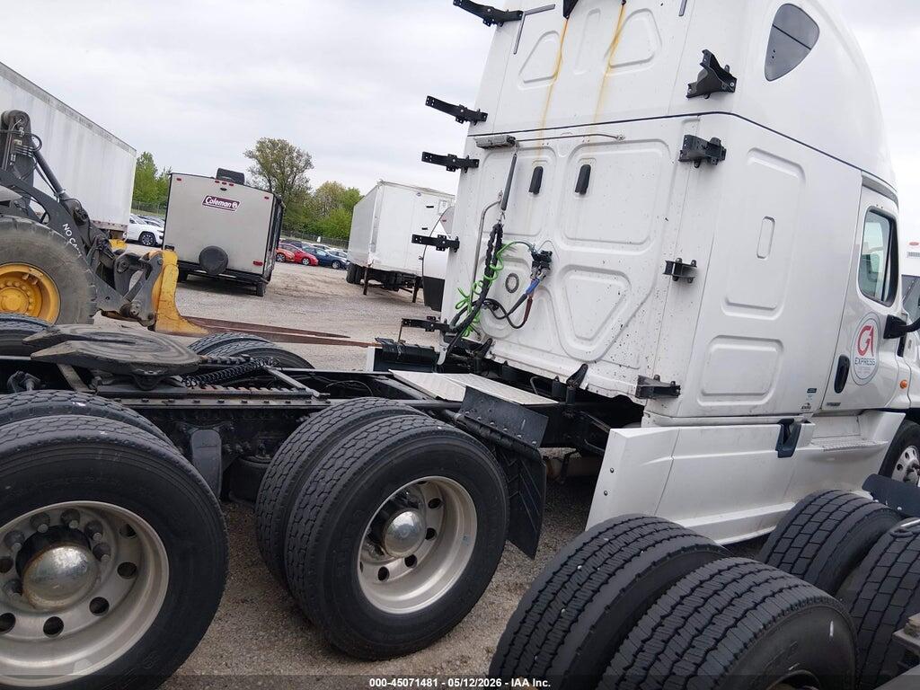 3AKJGLDR7HSHR0661 2017 FREIGHTLINER CASCADIA 125 photo no. 4
