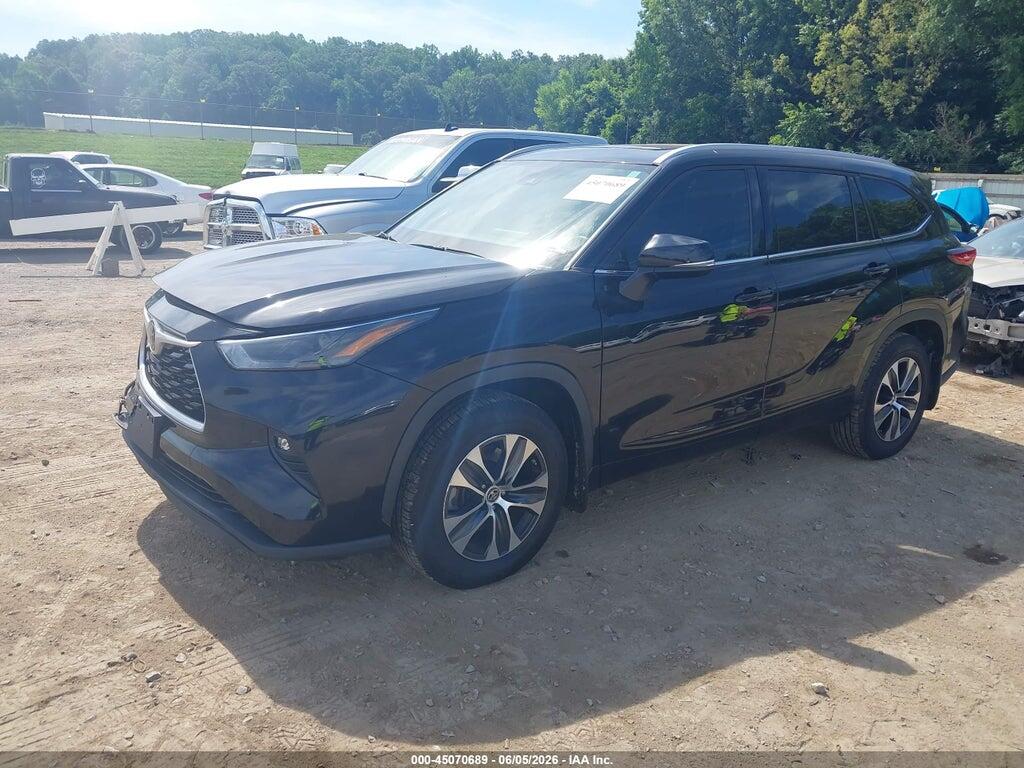 5TDGZRBH8NS215335 2022 TOYOTA HIGHLANDER photo no. 2