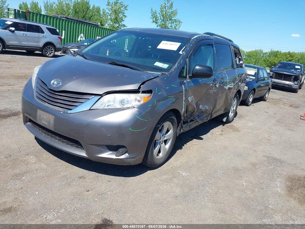 5TDKK3DC5FS684994 2015 TOYOTA SIENNA photo no. 2