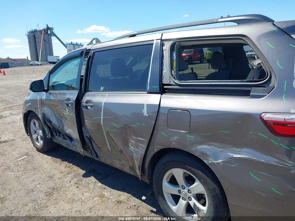 5TDKK3DC5FS684994 2015 TOYOTA SIENNA photo no. 6