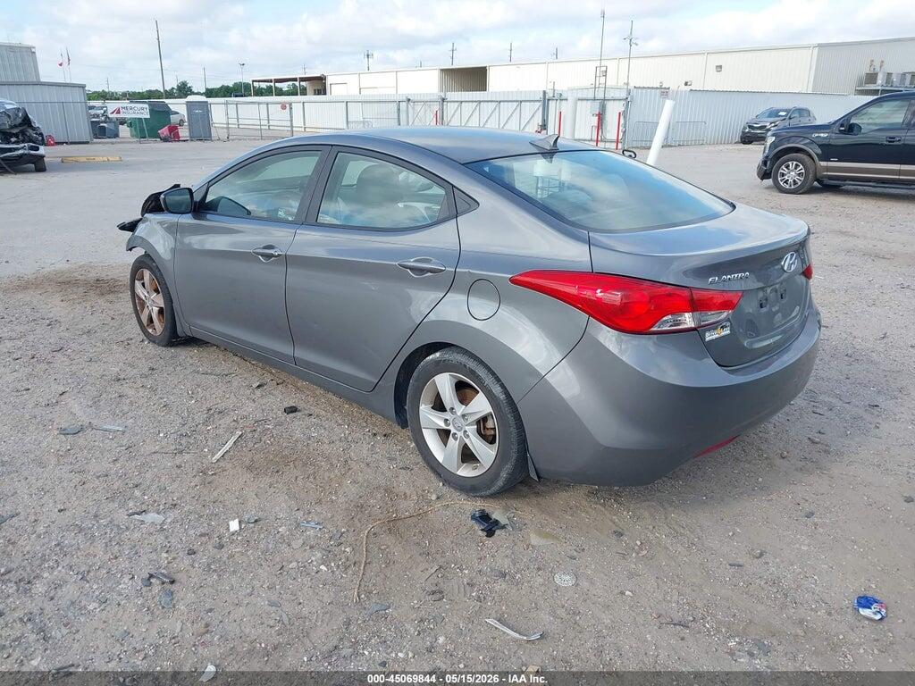 5NPDH4AE3DH424003 2013 HYUNDAI ELANTRA photo no. 3