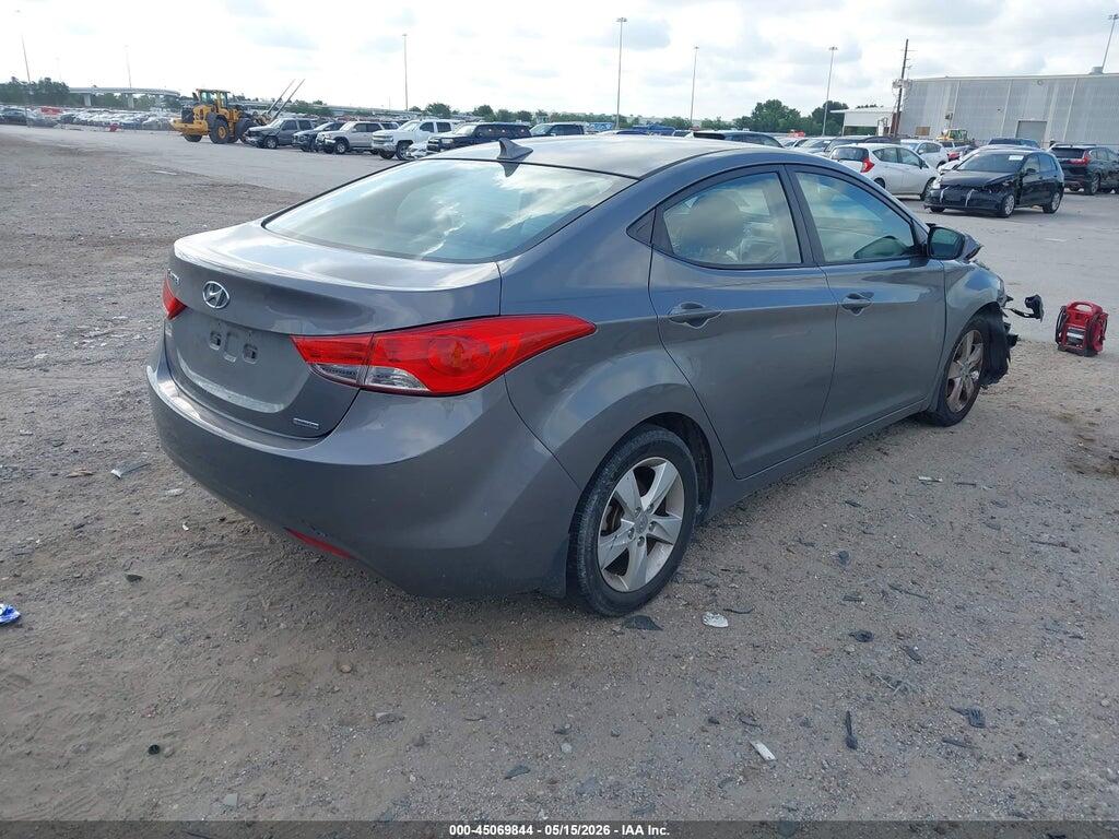 5NPDH4AE3DH424003 2013 HYUNDAI ELANTRA photo no. 4