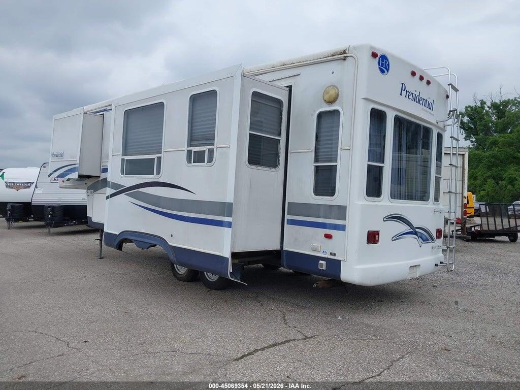 1KB311H271E122290 2001 HOLIDAY RAMBLER 30' photo no. 3