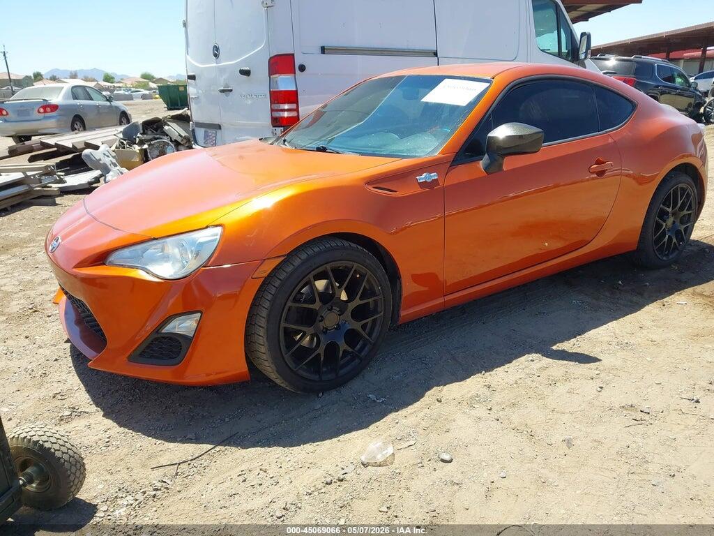 JF1ZNAA18D2702864 2013 SCION FR-S photo no. 2