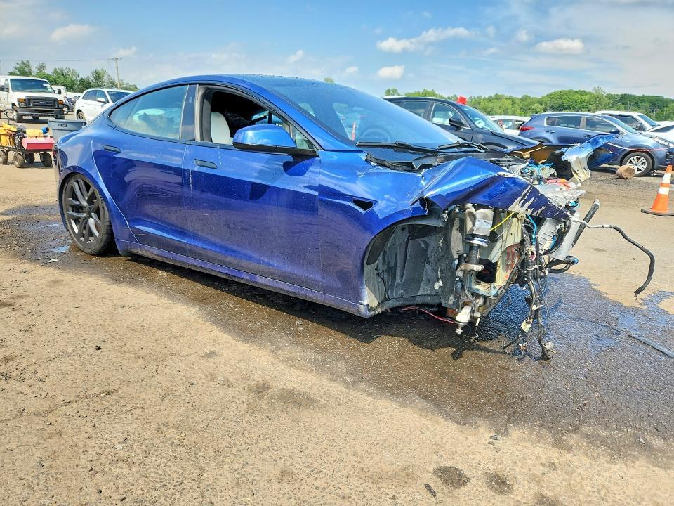 2023 TESLA MODEL S — Фото 4 из 13