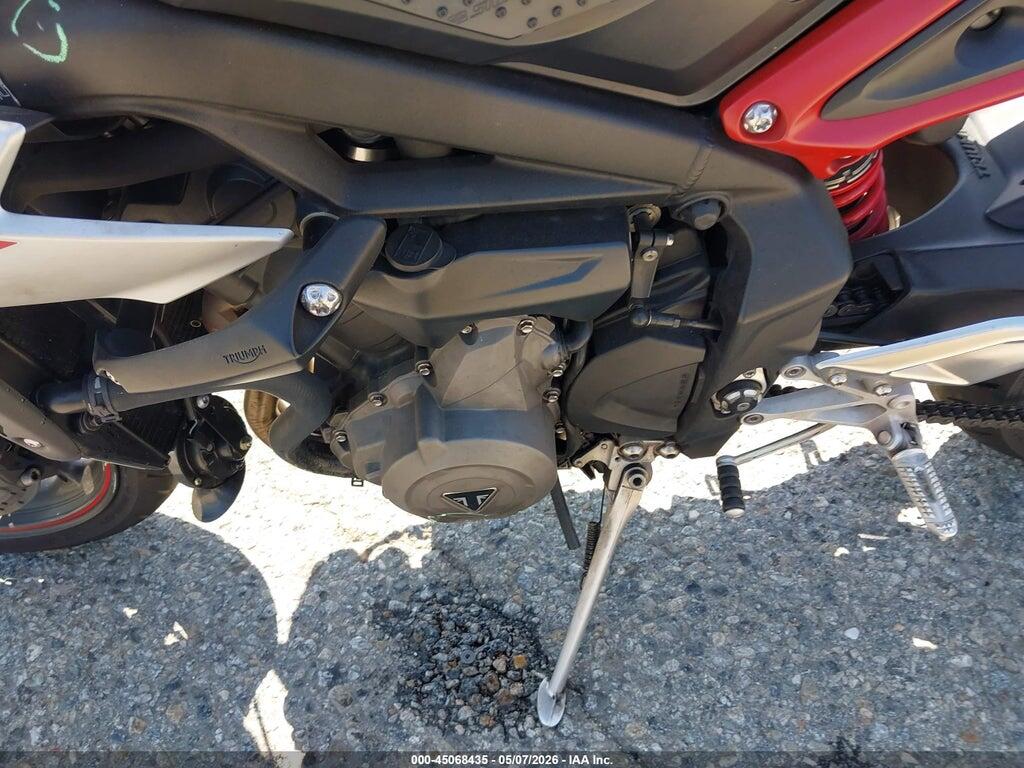 SMTA414D6JT851765 2018 TRIUMPH MOTORCYCLE STREET TRIPLE photo no. 9