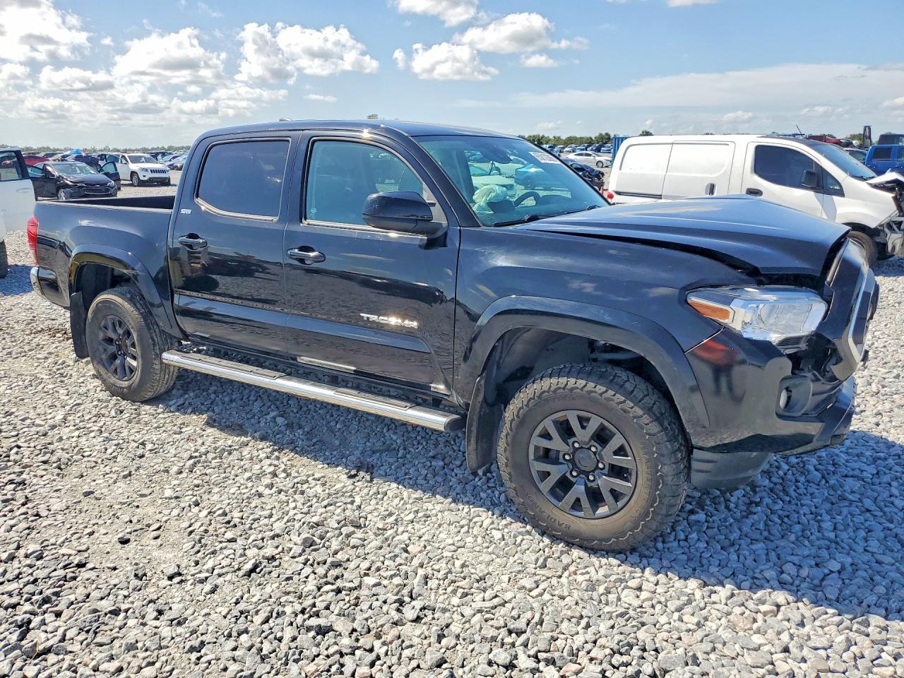 2023 TOYOTA TACOMA SR5 V6 — Фото 4 из 12