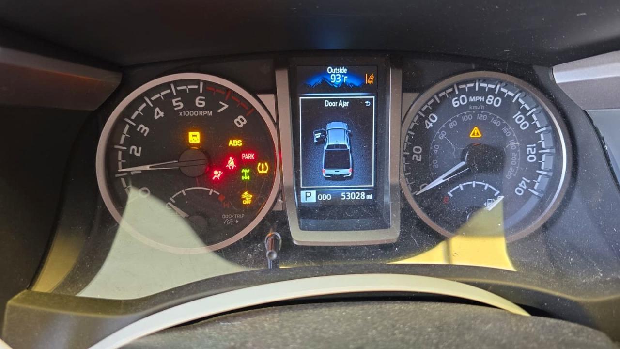 2023 TOYOTA TACOMA SR5 V6 — Фото 9 из 12