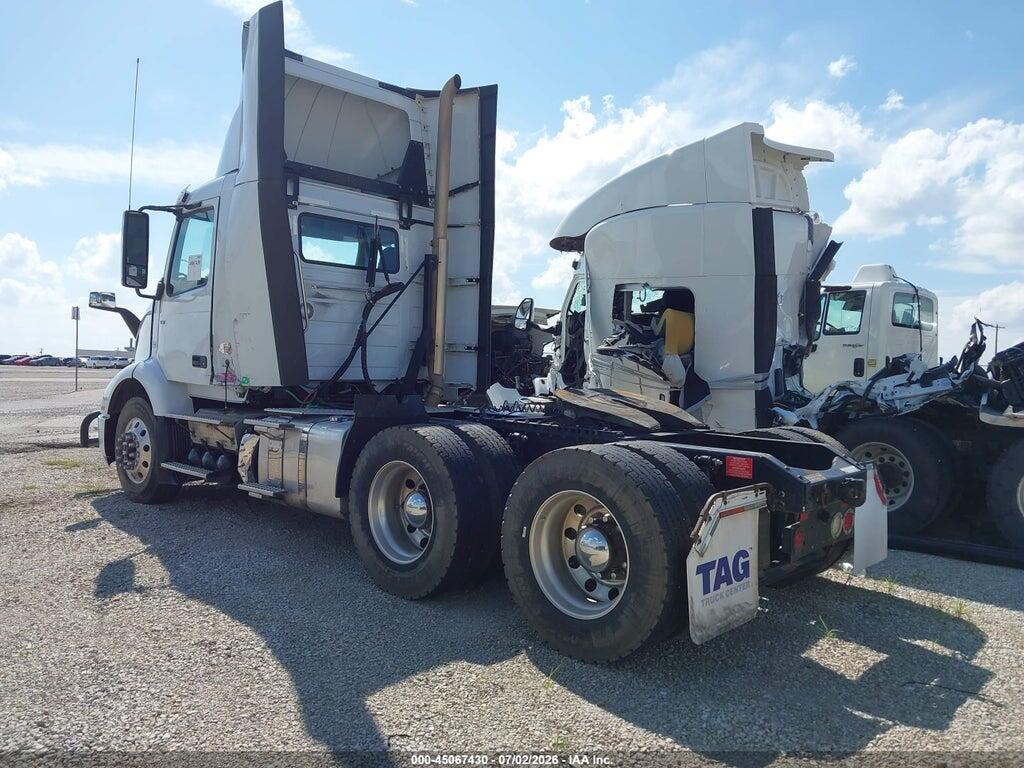4V4WC9EH0NN602612 2022 VOLVO VNR photo no. 3