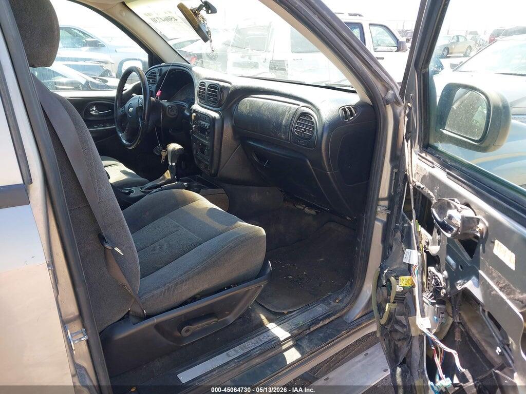 1GNES16S556182031 2005 CHEVROLET TRAILBLAZER EXT photo no. 5