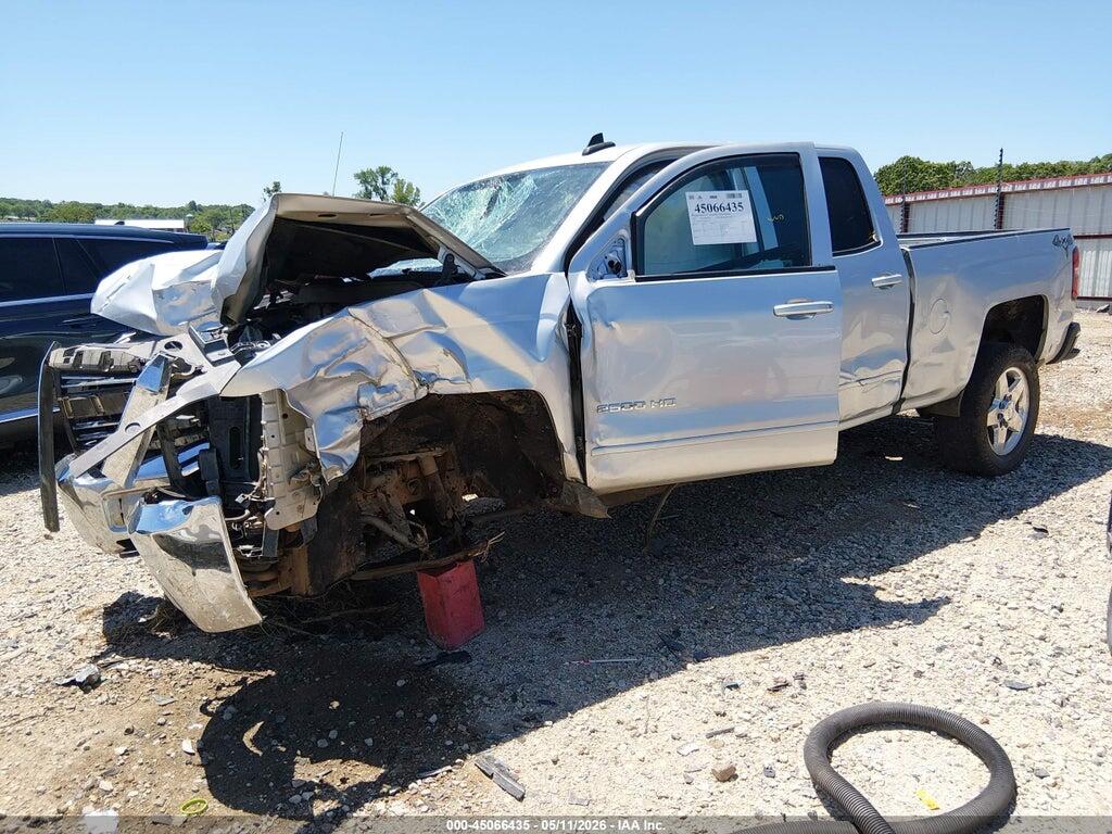 1GC1KVEG0HF111576 2017 CHEVROLET SILVERADO 2500HD photo no. 2