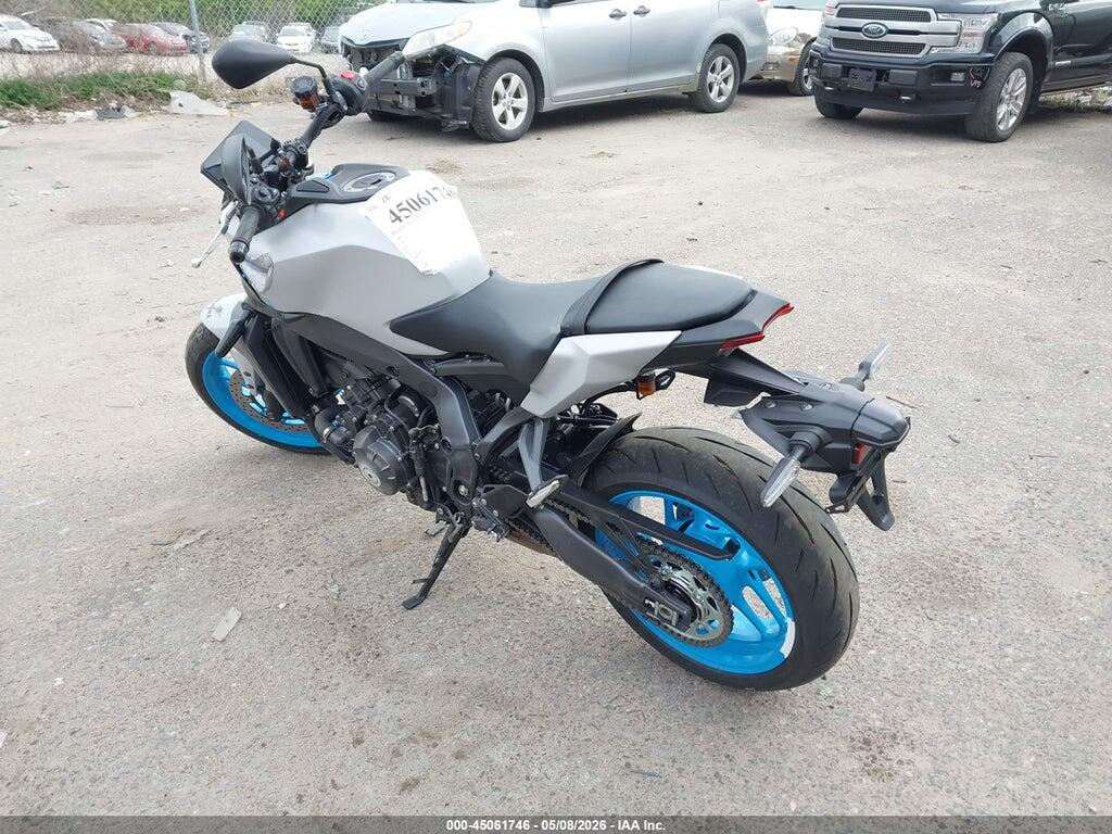 JYARN94E0SA003198 2025 YAMAHA MT09 photo no. 3