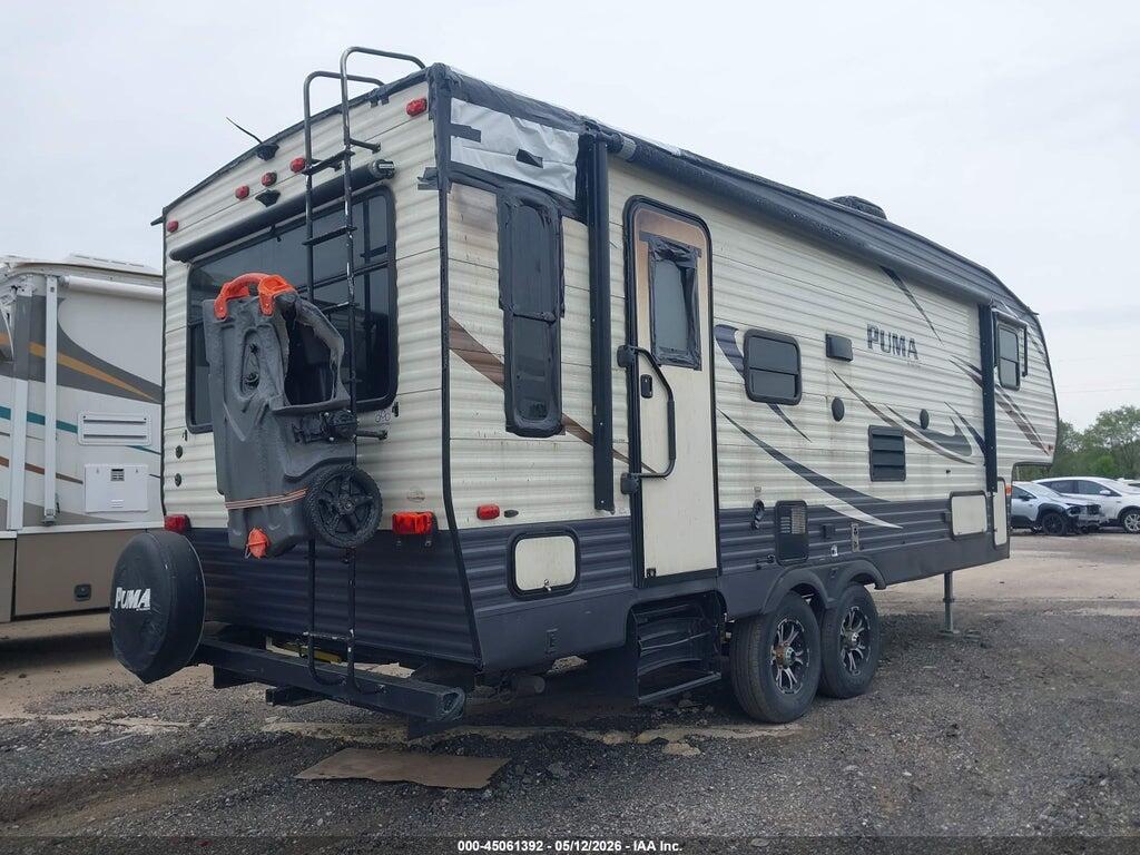 4X4FPUA24HP066285 2017 PALOMINO PUMA FIFTH WHEEL SER photo no. 4