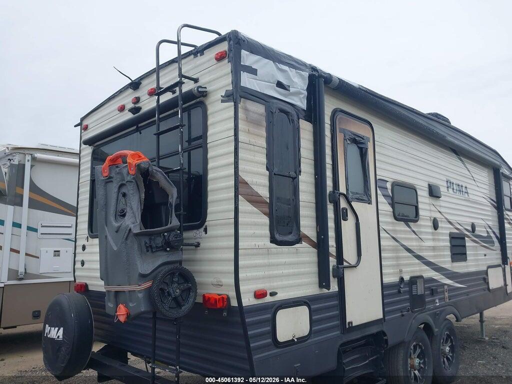 4X4FPUA24HP066285 2017 PALOMINO PUMA FIFTH WHEEL SER photo no. 6