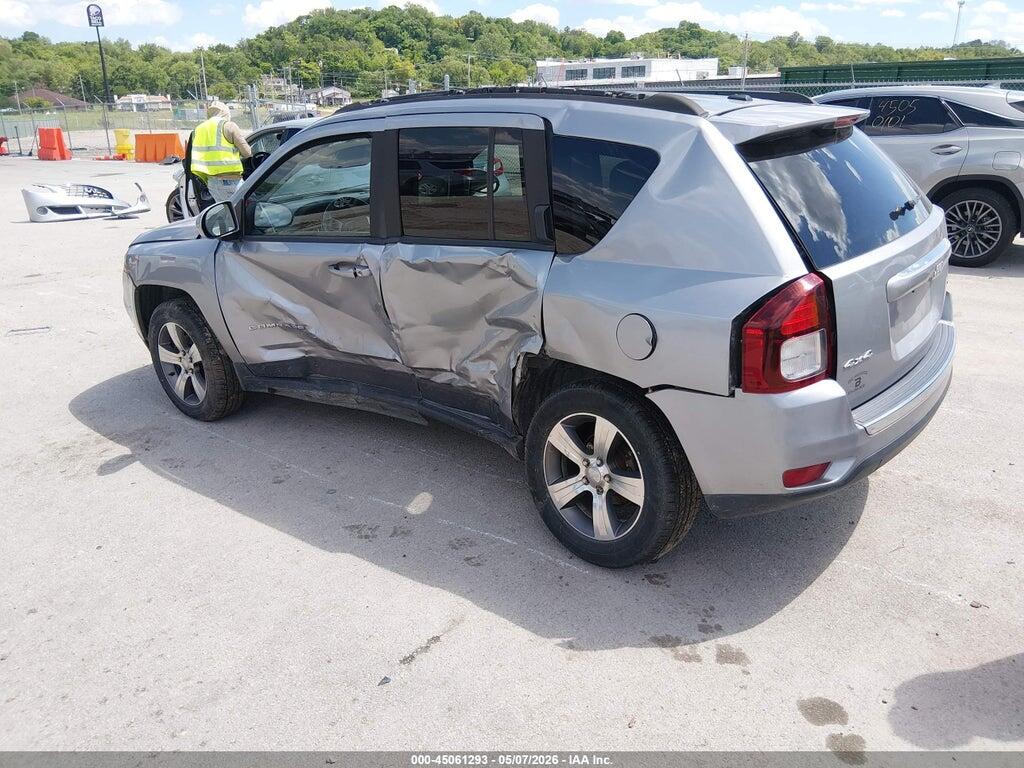 1C4NJDEB2HD126496 2017 JEEP COMPASS photo no. 3