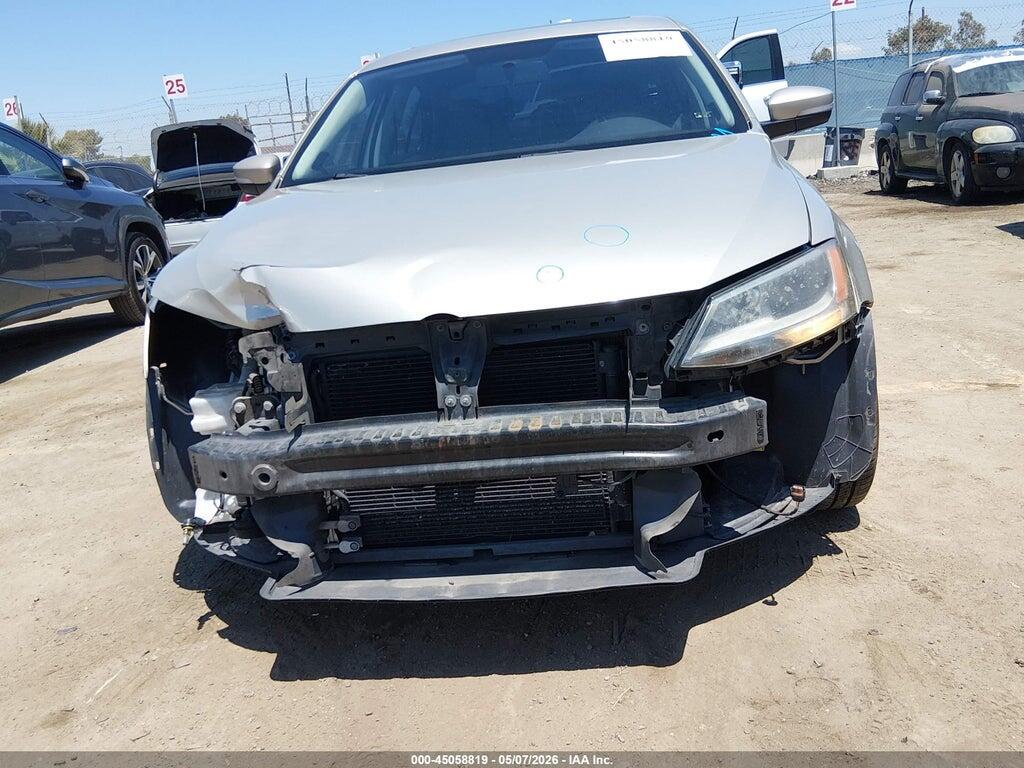3VWLP7AJ9CM458868 2012 VOLKSWAGEN JETTA photo no. 6