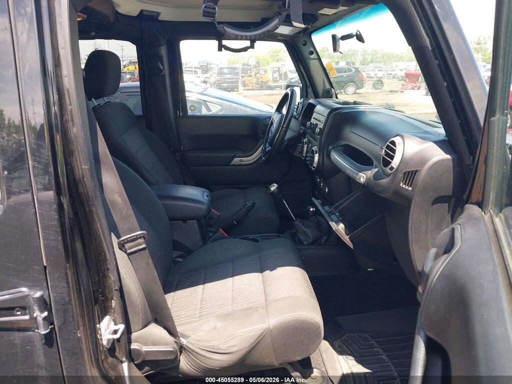 1J4BA5H10BL635392 2011 JEEP WRANGLER UNLIMITED photo no. 5