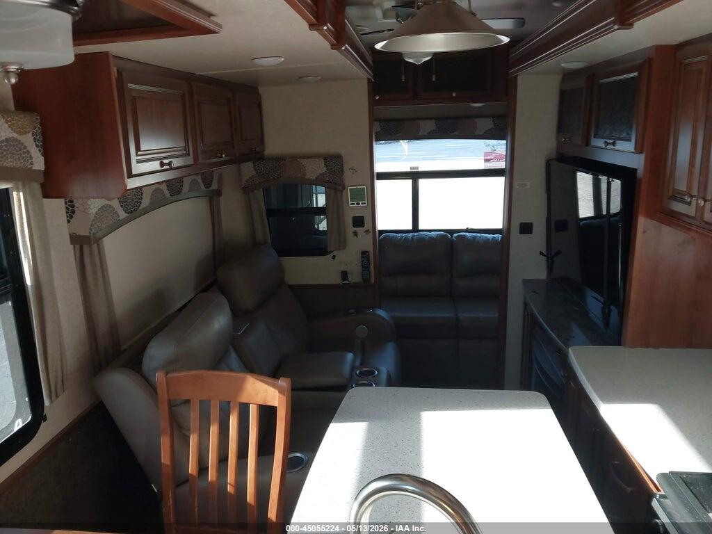 5SFBG352XJE348647 2018 HEARTLAND RV BIGHORN photo no. 8