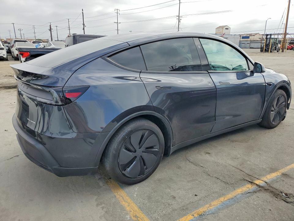 2026 TESLA MODEL Y — Фото 3 из 13
