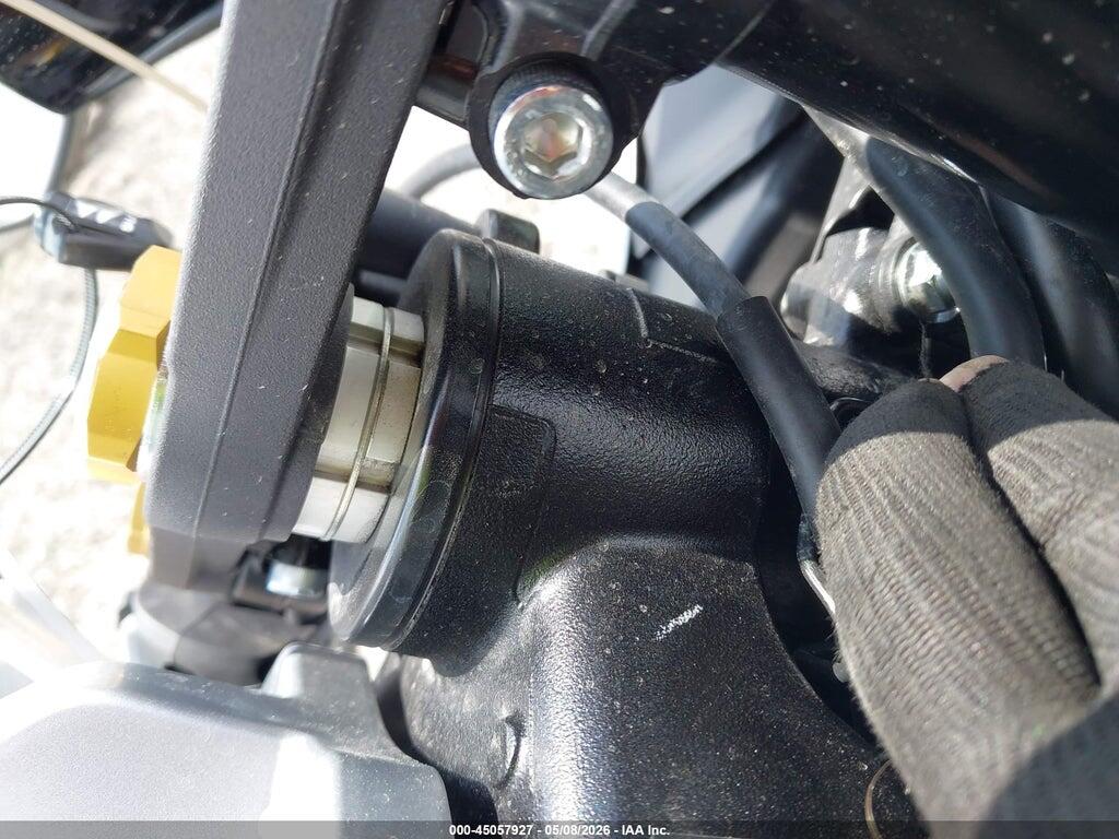 JS1DM11B6S7100443 2025 SUZUKI GSX-R1000 photo no. 10