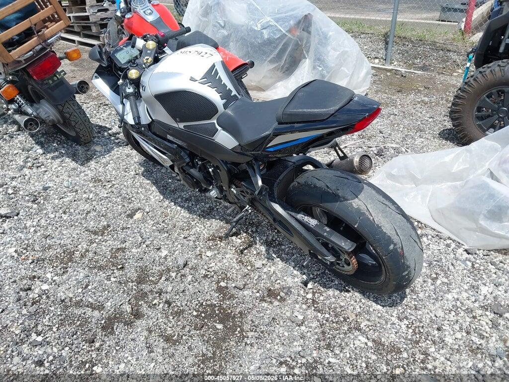 JS1DM11B6S7100443 2025 SUZUKI GSX-R1000 photo no. 3