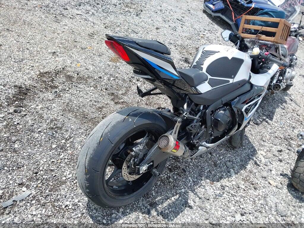 JS1DM11B6S7100443 2025 SUZUKI GSX-R1000 photo no. 4