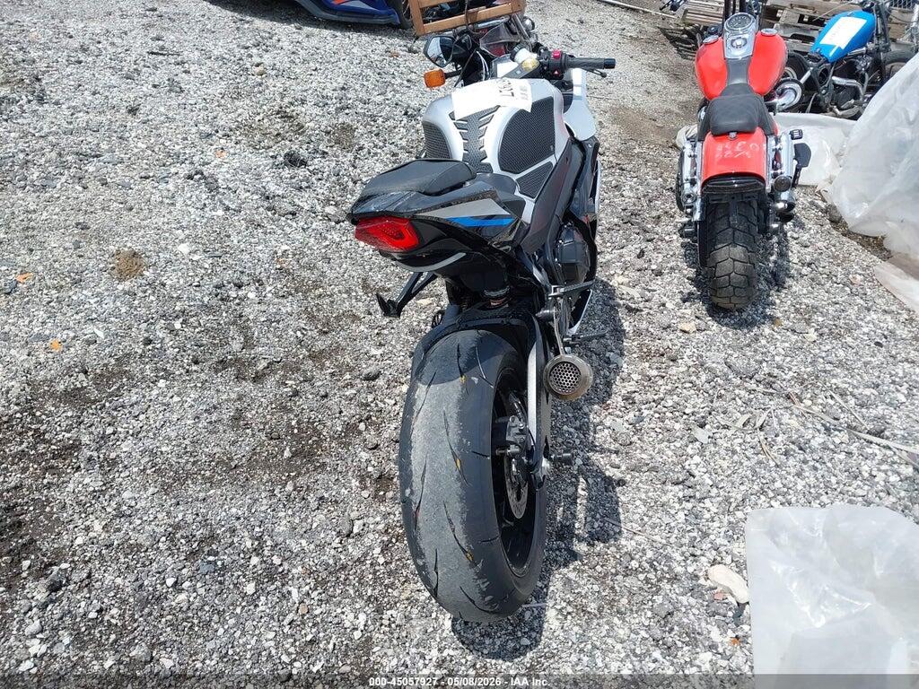 JS1DM11B6S7100443 2025 SUZUKI GSX-R1000 photo no. 6