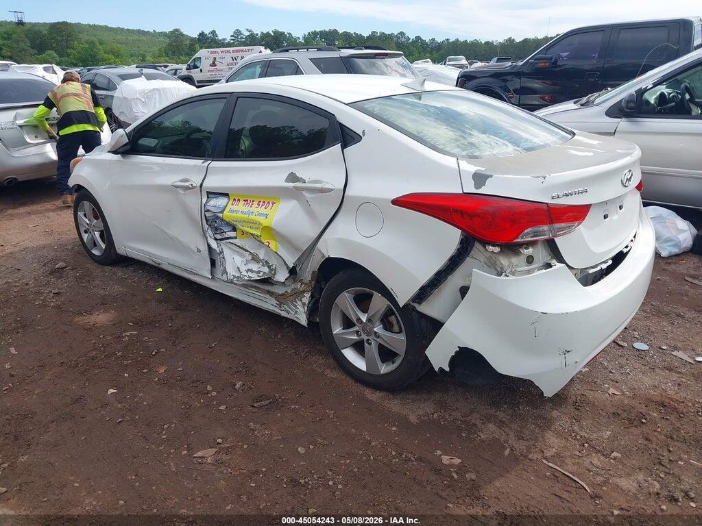 5NPDH4AEXDH383241 2013 HYUNDAI ELANTRA photo no. 3