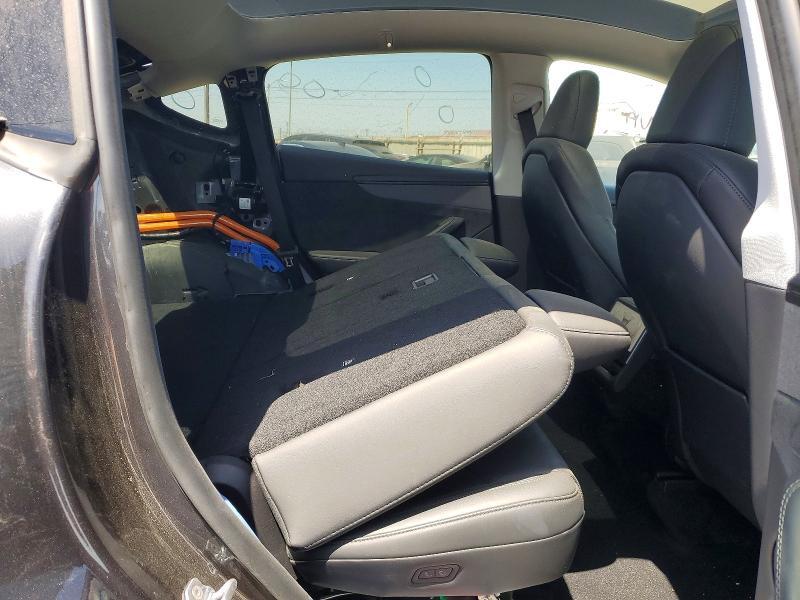 2026 TESLA MODEL Y — Фото 10 из 15