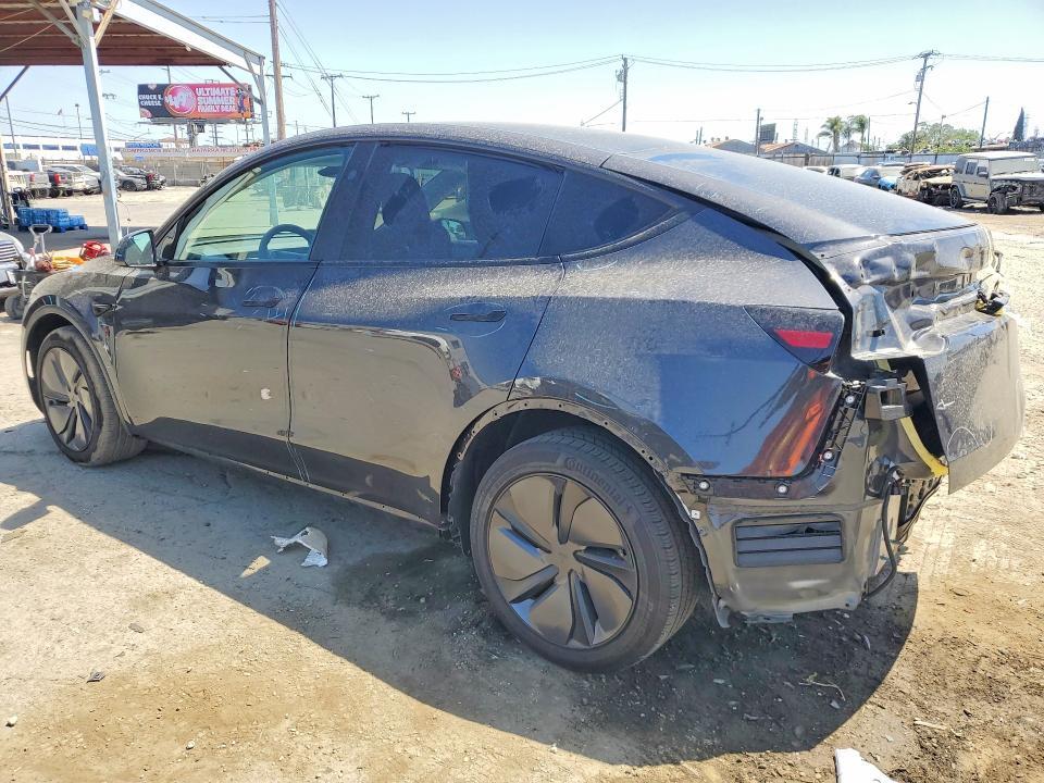 2026 TESLA MODEL Y — Фото 2 из 15
