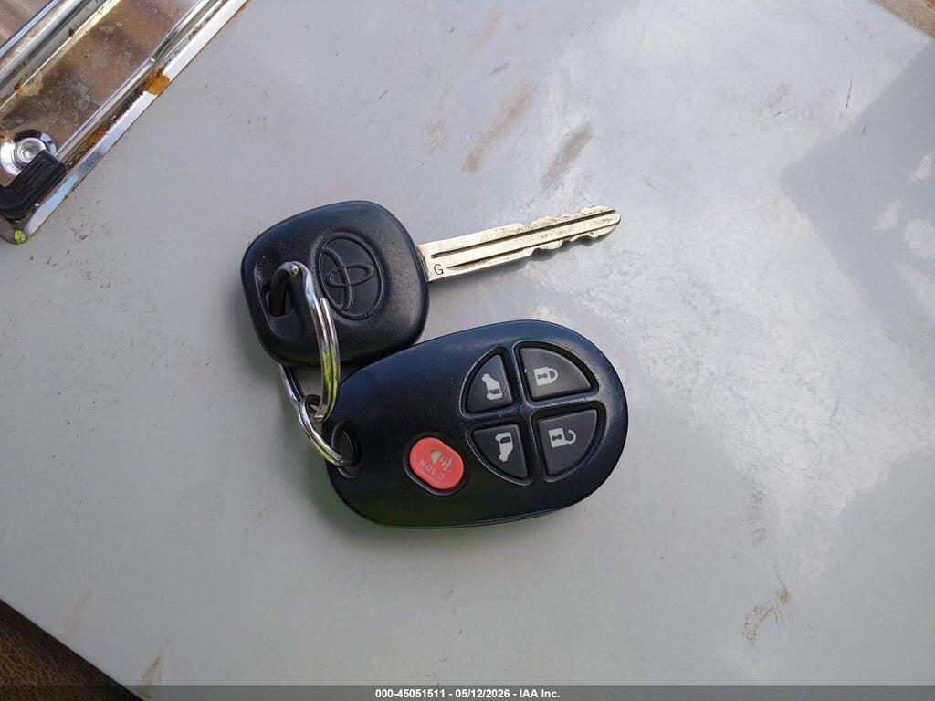 5TDKK3DC8BS172978 2011 TOYOTA SIENNA photo no. 11