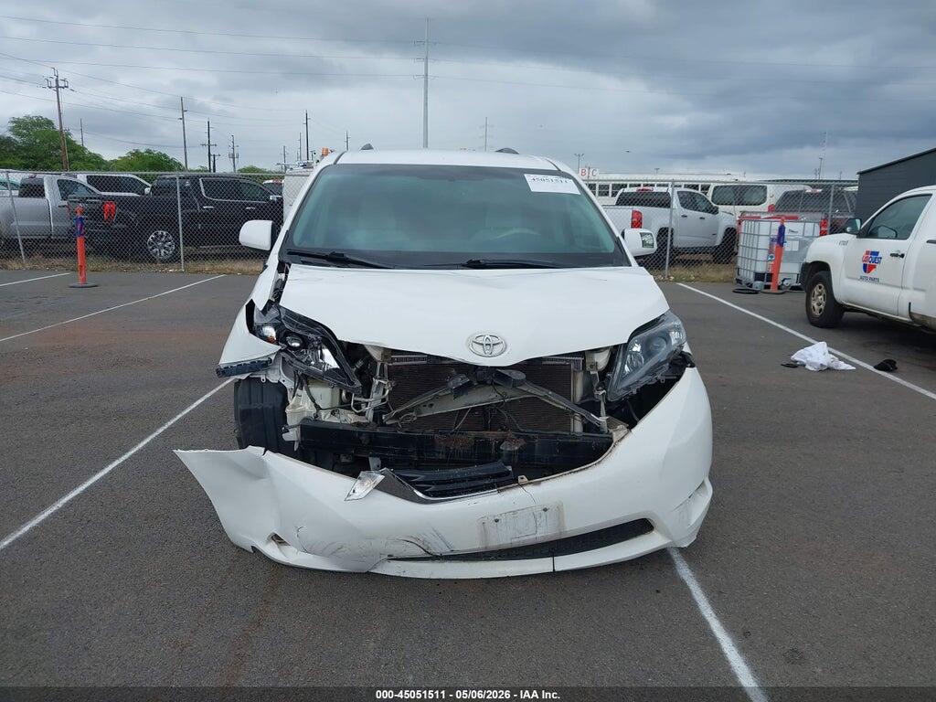 5TDKK3DC8BS172978 2011 TOYOTA SIENNA photo no. 12
