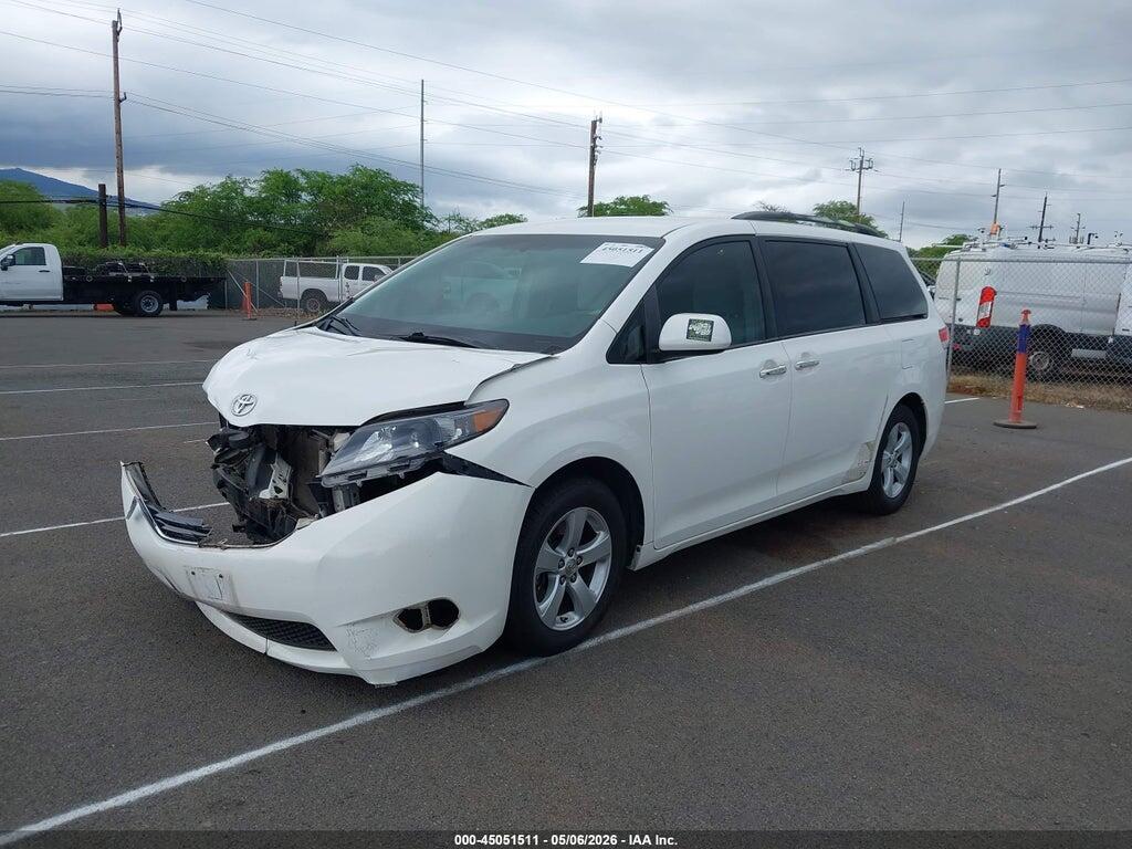 5TDKK3DC8BS172978 2011 TOYOTA SIENNA photo no. 2