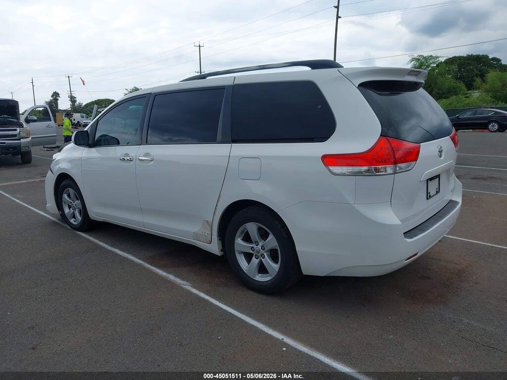 5TDKK3DC8BS172978 2011 TOYOTA SIENNA photo no. 3