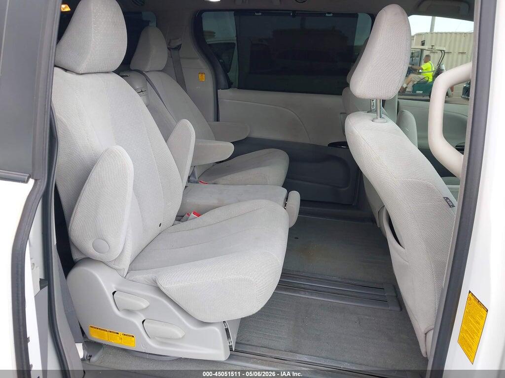 5TDKK3DC8BS172978 2011 TOYOTA SIENNA photo no. 8