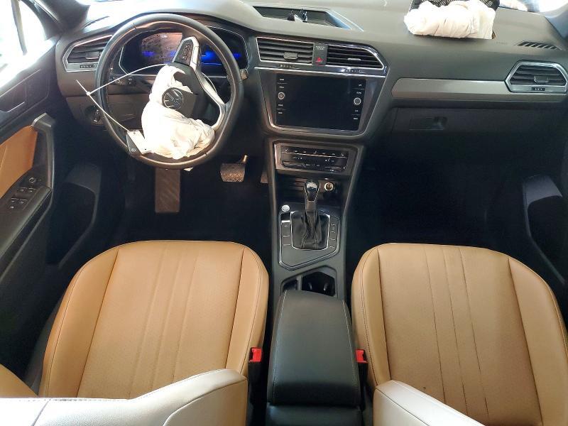 2023 VOLKSWAGEN TIGUAN 2.0T SE — Фото 8 из 13