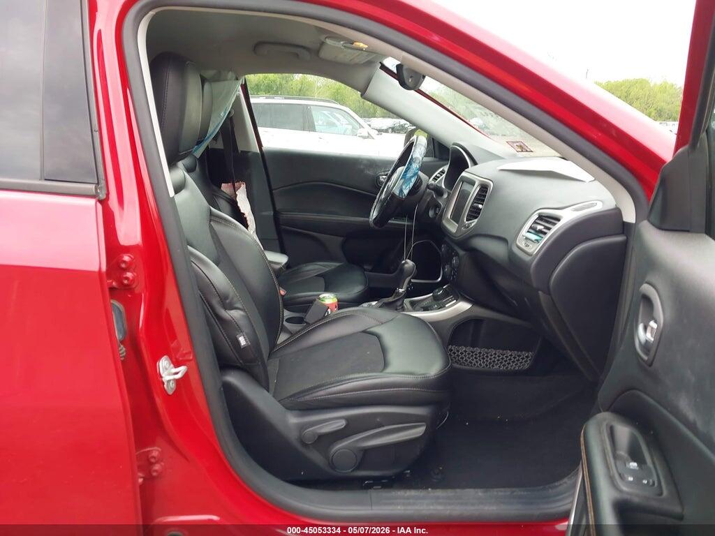 3C4NJDBB5JT199401 2018 JEEP COMPASS photo no. 5
