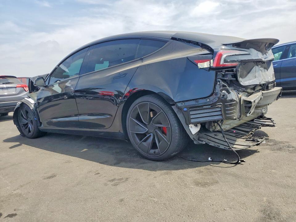 2026 TESLA MODEL 3 — Фото 2 из 14