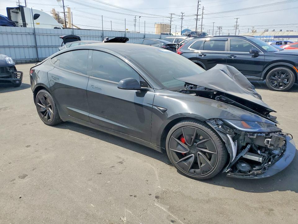 2026 TESLA MODEL 3 — Фото 4 из 14