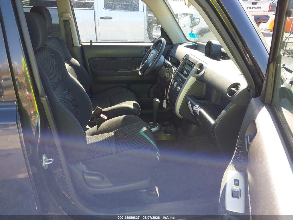 JTLKT324450214910 2005 SCION XB photo no. 5
