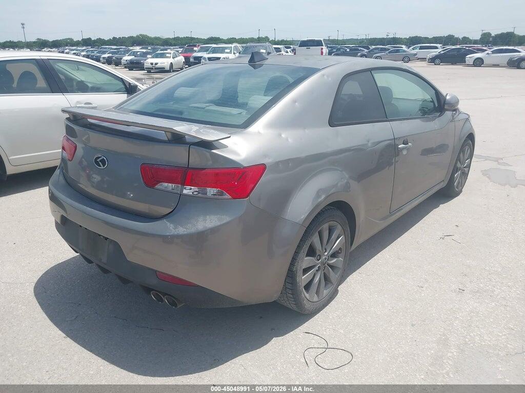 KNAFW6A38D5657431 2013 KIA FORTE KOUP photo no. 4