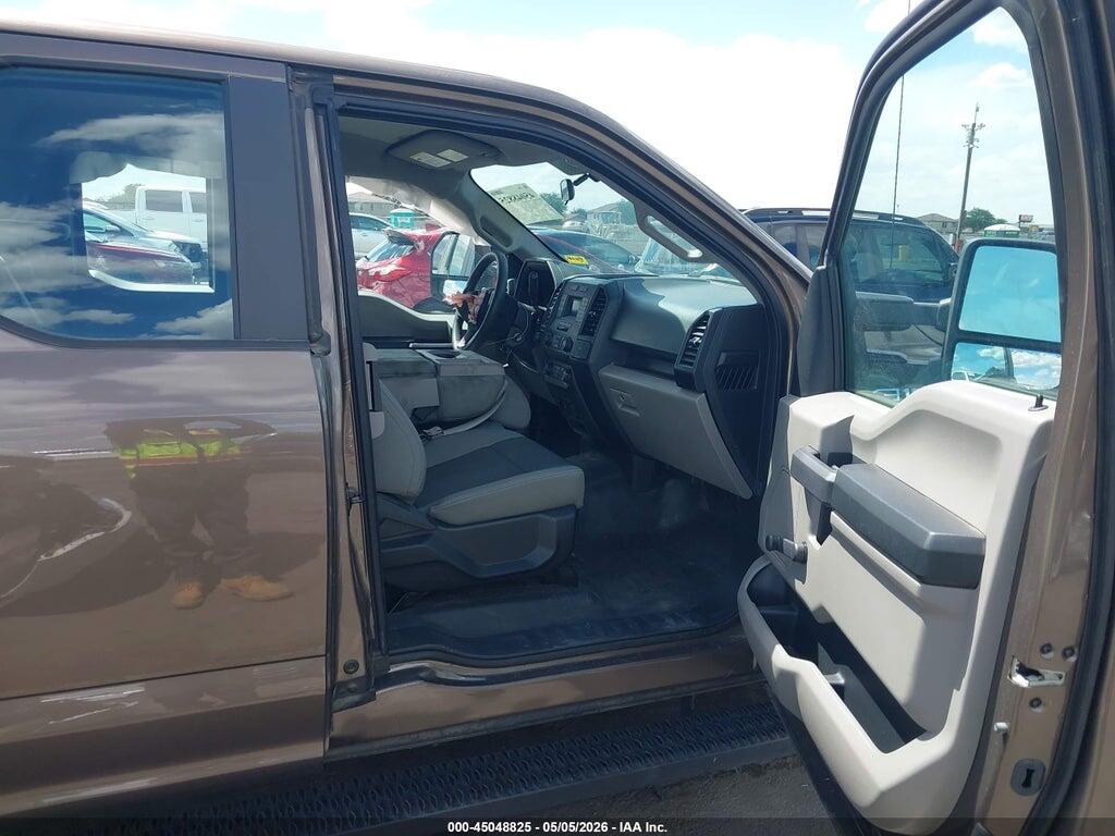 1FTFX1CG9HKD25623 2017 FORD F-150 photo no. 5