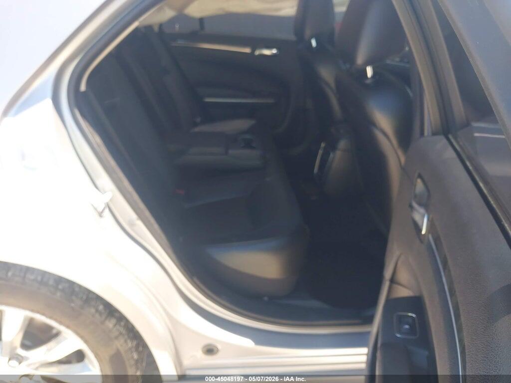 2C3CCAKG4JH267955 2018 CHRYSLER 300 photo no. 8