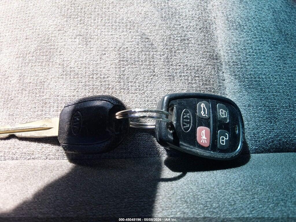 KNDJC733945209708 2004 KIA SORENTO photo no. 11